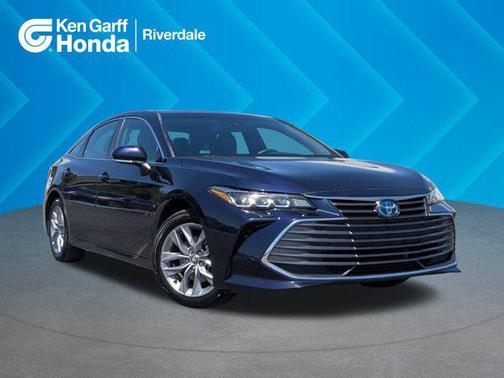 2022 Toyota Avalon Hybrid XLE