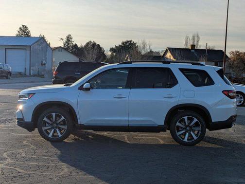 2025 Honda Pilot Touring 8-Passenger