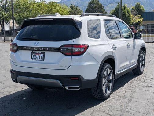 Platinum White Pearl 2026 Honda Pilot Elite