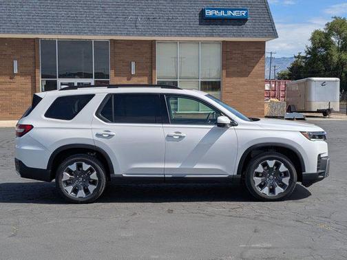 Platinum White Pearl 2026 Honda Pilot Elite
