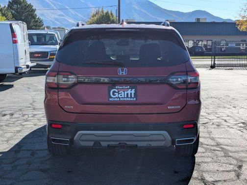 2023 Honda Pilot Touring 8-Passenger