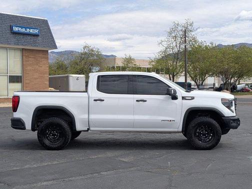 Summit White 2024 GMC Sierra 1500 AT4X