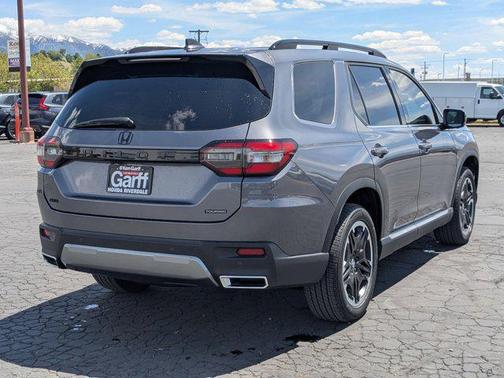 Modern Steel Metallic 2026 Honda Pilot Touring 8-Passenger