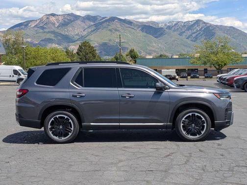 Modern Steel Metallic 2026 Honda Pilot Touring 8-Passenger