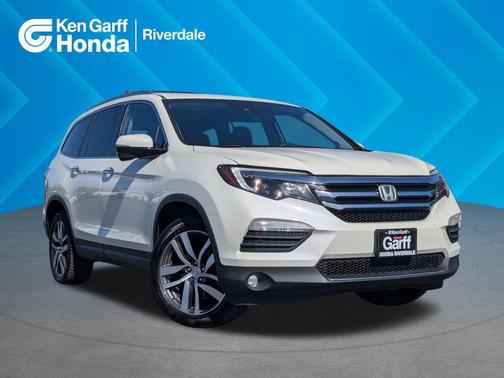 White Diamond Pearl 2017 Honda Pilot Touring