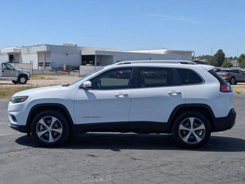 Bright White Clearcoat 2021 Jeep Cherokee Limited