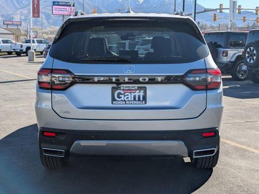 Solar Silver Metallic 2026 Honda Pilot Elite