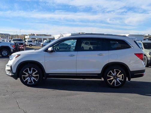 2022 Honda Pilot AWD Elite