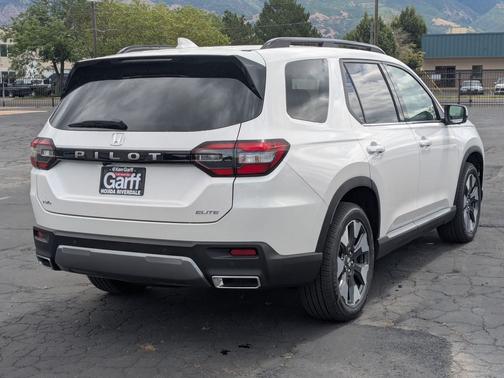 Platinum White Pearl 2026 Honda Pilot Elite