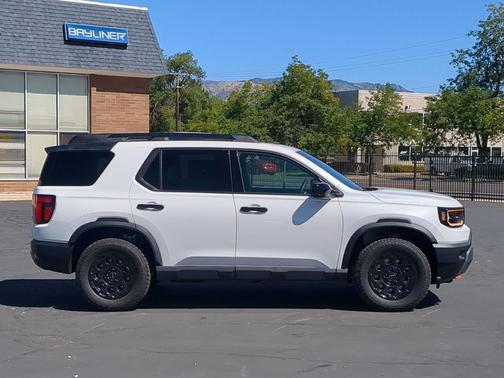 Platinum White Pearl 2026 Honda Passport AWD TrailSport Elite Blackout