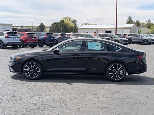 Crystal Black Pearl 2026 Honda Accord Hybrid Touring