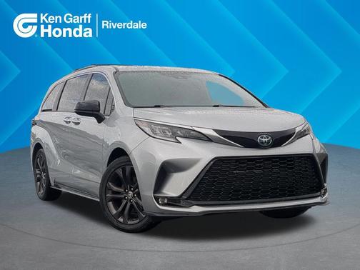 Celestial Silver Metallic 2023 Toyota Sienna XSE 7 Passenger