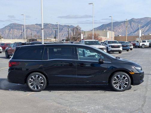 Crystal Black Pearl 2026 Honda Odyssey Elite