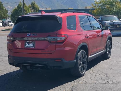 Radiant Red Metallic II 2026 Honda Pilot Black Edition