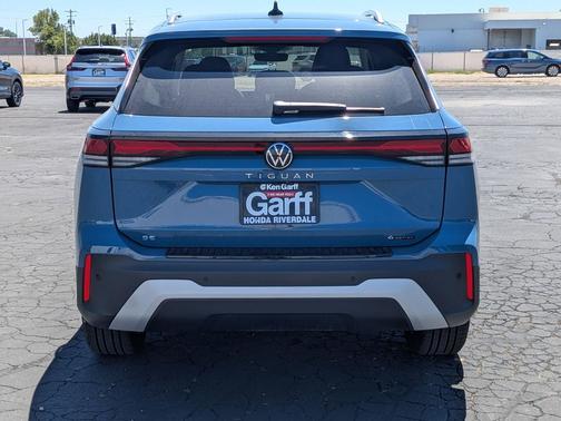 Monterey Blue Pearl 2025 Volkswagen Tiguan 2.0T SE 4MOTION