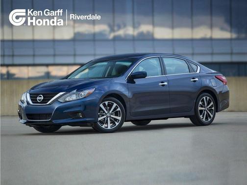 Gun Metallic 2017 Nissan Altima 2.5 SV