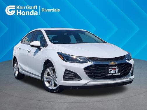 Summit White 2019 Chevrolet Cruze LT