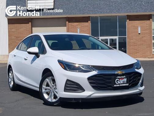 Summit White 2019 Chevrolet Cruze LT