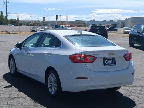 Summit White 2019 Chevrolet Cruze LT