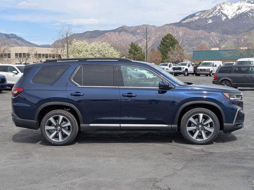 2025 Honda Pilot Touring 8-Passenger