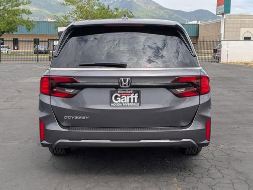 Modern Steel Metallic 2026 Honda Odyssey EX-L