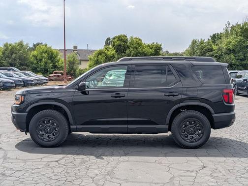 Crystal Black Pearl 2026 Honda Passport AWD TrailSport Elite Blackout