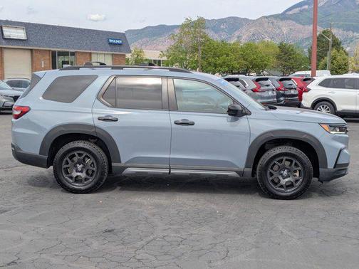 2023 Honda Pilot AWD TrailSport