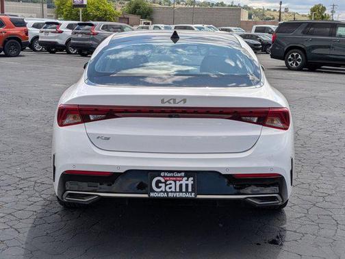 2022 Kia K5 EX