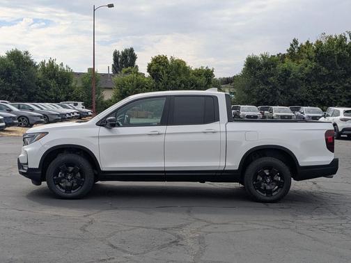 Platinum White Pearl 2026 Honda Ridgeline Black