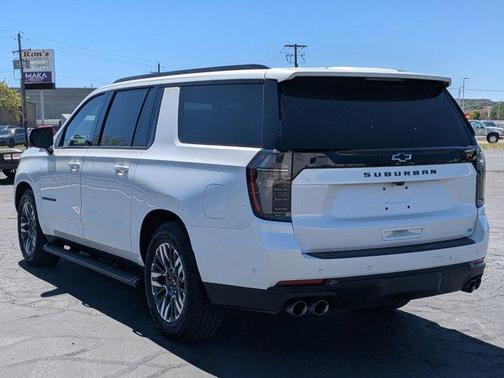 Iridescent Pearl Tricoat 2025 Chevrolet Suburban 4WD Z71