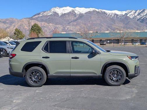 Green Metallic 2026 Honda Pilot TrailSport