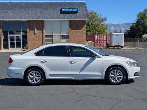 Pure White 2016 Volkswagen Passat 1.8T S