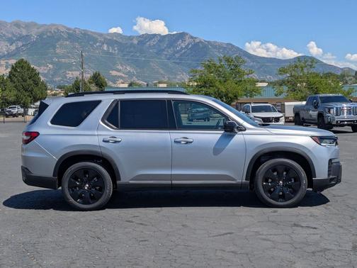 Solar Silver Metallic 2026 Honda Pilot Black Edition
