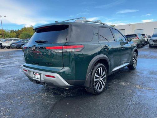 2024 Nissan Pathfinder Platinum 4WD