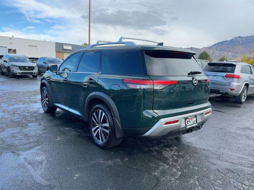 2024 Nissan Pathfinder Platinum 4WD