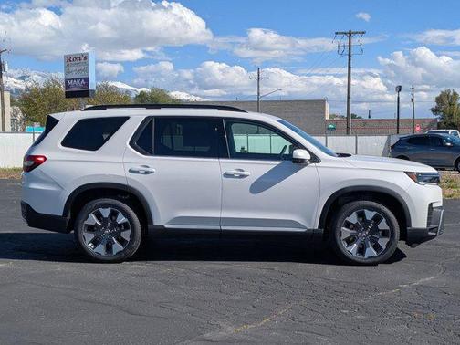 Platinum White Pearl 2026 Honda Pilot Elite