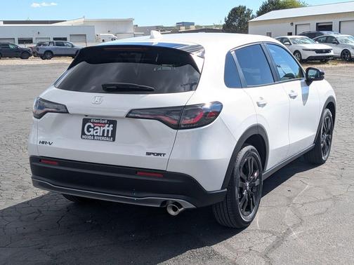 Platinum White Pearl 2027 Honda HR-V Sport