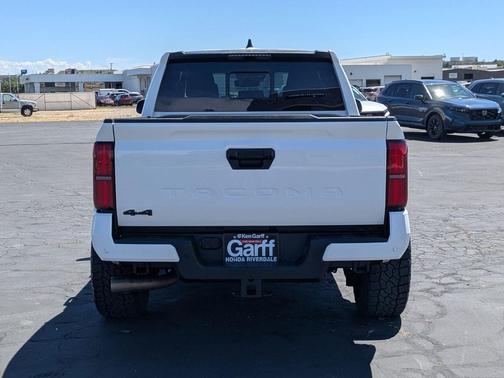 Ice Cap 2025 Toyota Tacoma SR5