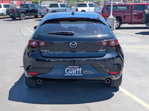 Jet Black Mica 2022 Mazda Mazda3 FWD w/Premium Package