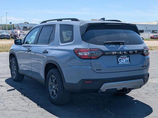 Sonic Gray Pearl 2026 Honda Pilot TrailSport