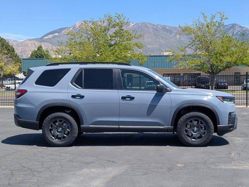 Sonic Gray Pearl 2026 Honda Pilot TrailSport