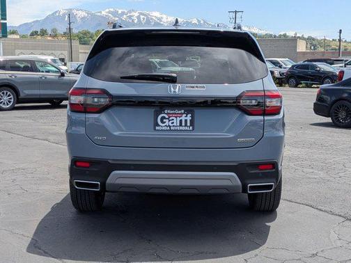 2025 Honda Pilot Touring 8-Passenger