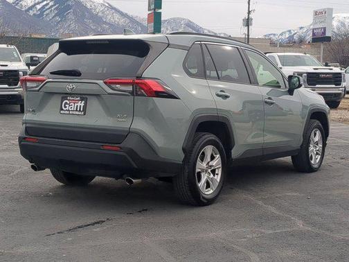 2020 Toyota RAV4 XLE