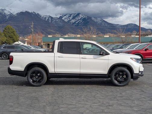 Platinum White Pearl 2026 Honda Ridgeline Black