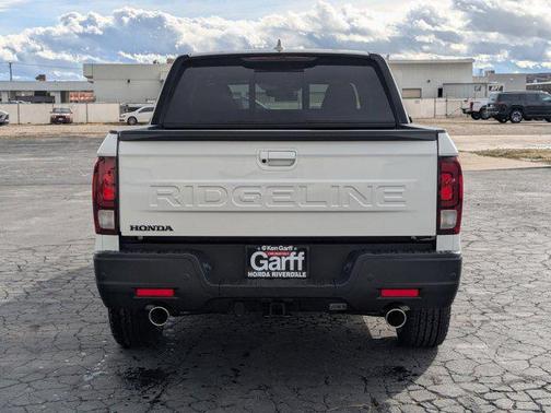 Platinum White Pearl 2026 Honda Ridgeline Black