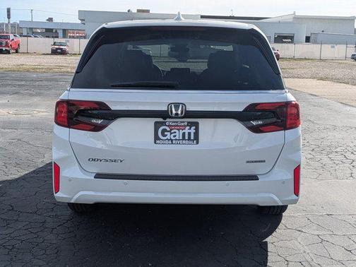 Platinum White 2026 Honda Odyssey Touring