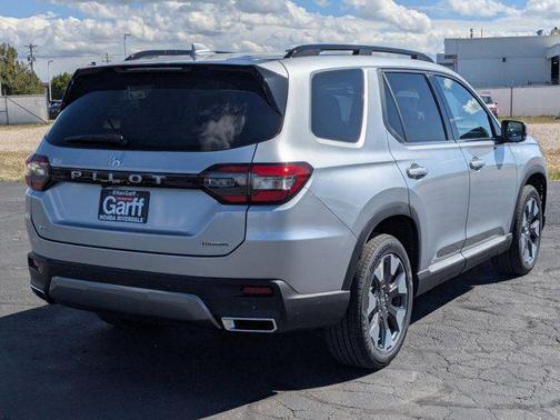 Solar Silver Metallic 2026 Honda Pilot Touring 8-Passenger