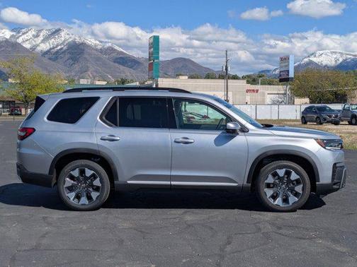 Solar Silver Metallic 2026 Honda Pilot Touring 8-Passenger