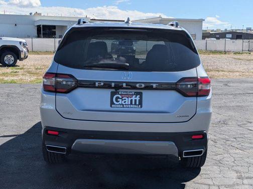 Solar Silver Metallic 2026 Honda Pilot Touring 8-Passenger