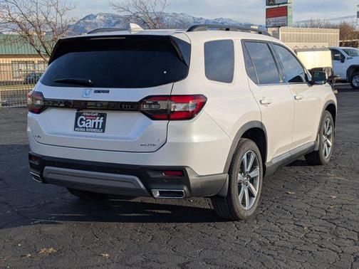 2025 Honda Pilot Elite